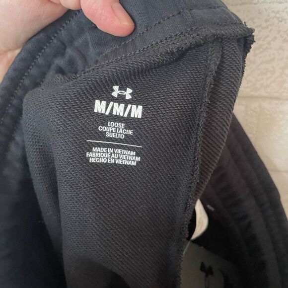 Men’s Under Armor Project Rock Loose Fit Black Terry Shorts Gym Lounge NWT - Picture 4 of 8